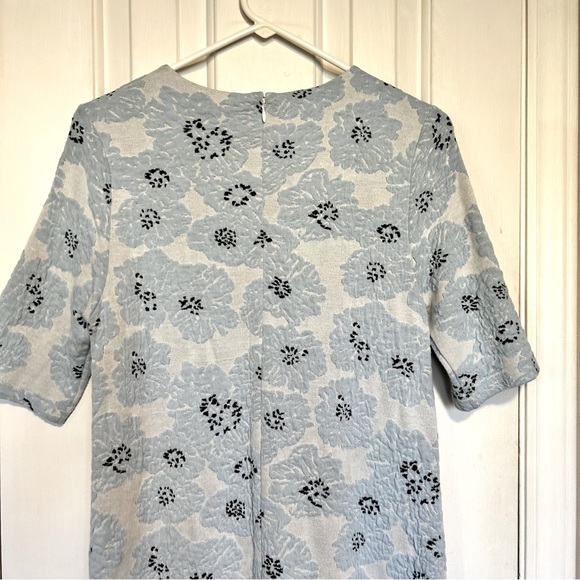Tyler Boe Short Sleeve Blue Floral Dress with Pockets | Size Medium - Picture 10 of 13
